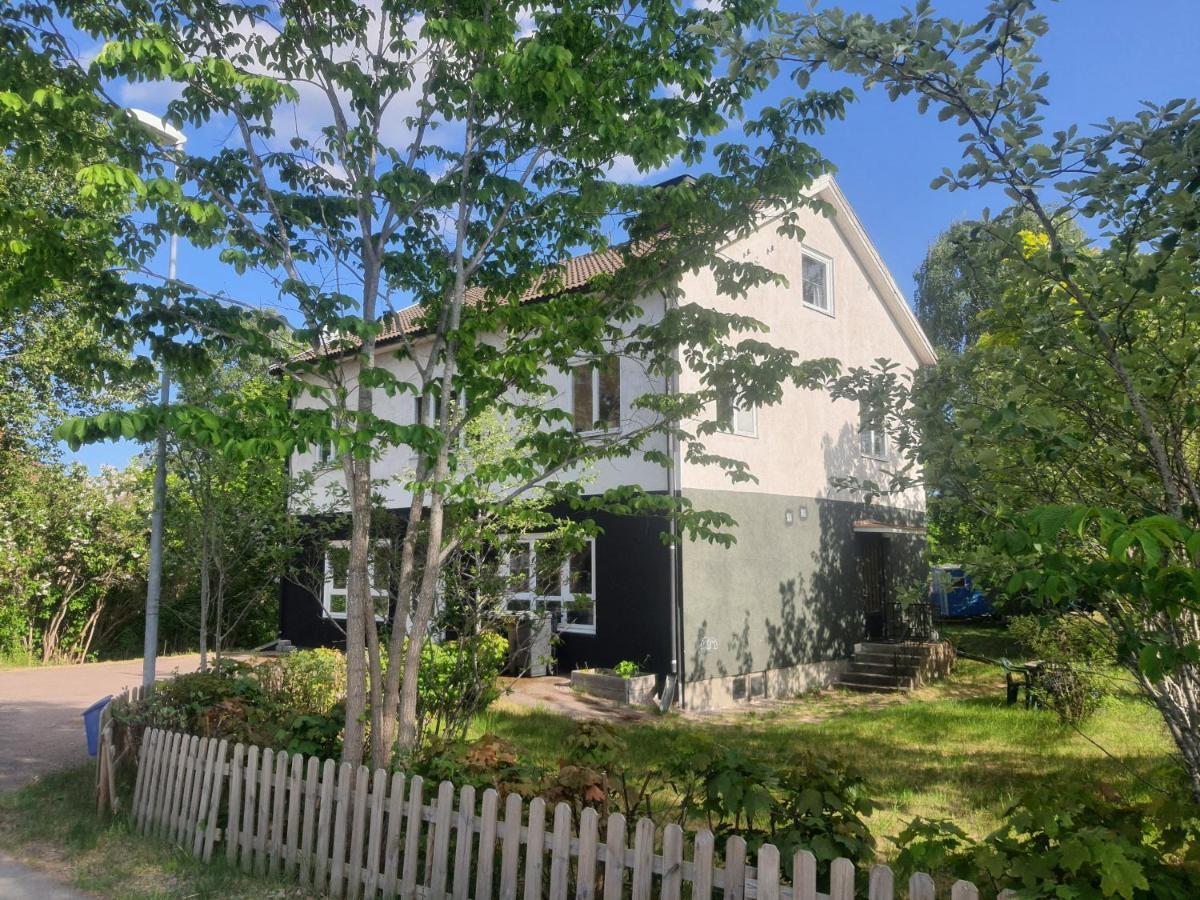 Liten Laegenhet 2 + 2 Pers Fagelfors Exterior photo